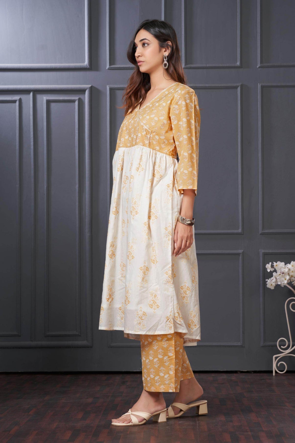 Nisha Cotton Off White Kurta Set with Dupatta - Elegant Ethnic Wear for Women | Festive & Casual Kurta