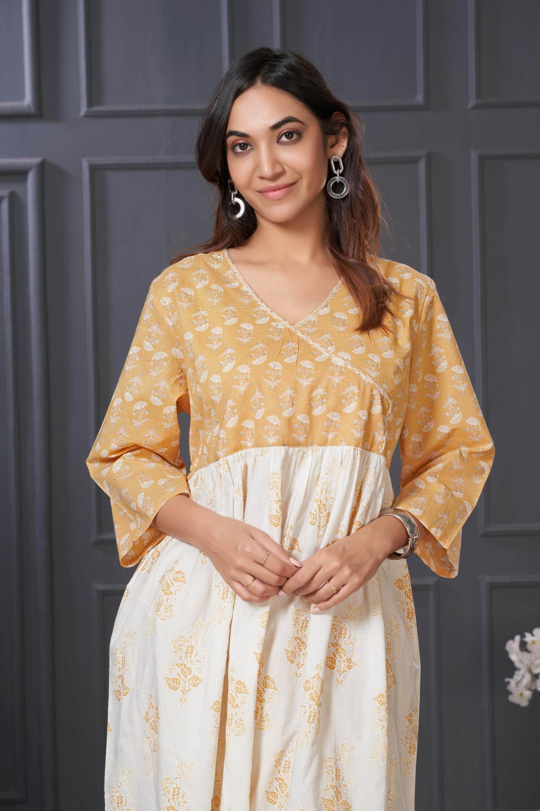 Nisha Cotton Off White Kurta Set with Dupatta - Elegant Ethnic Wear for Women | Festive & Casual Kurta