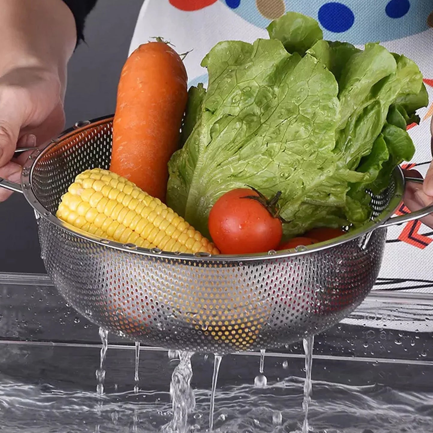 Stainless Steel Colander With Handle Large Metal Mesh Basket Strainer For Pasta Spaghetti Berry Veggies Fruits Kitchen Food Colander Dishwasher Safe (1 Pc 25.5 Cm) - warehousetech13