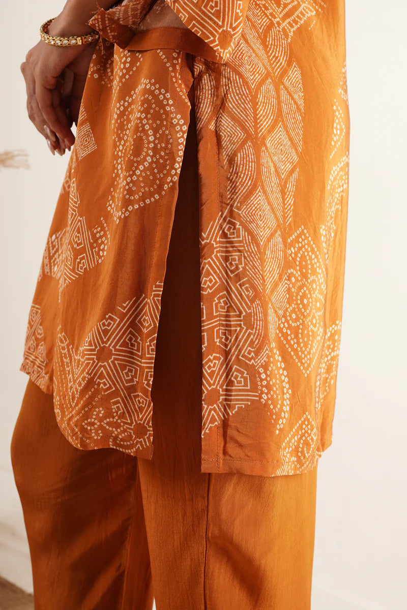 Dhaara Hand Mirror Work V-Neck Kurti Set - warehousetech13