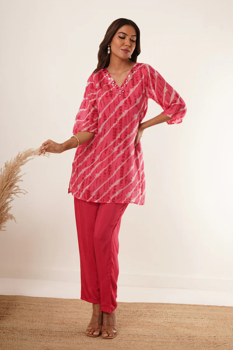 Dhaara Hand Mirror Work V-Neck Kurti Set - warehousetech13