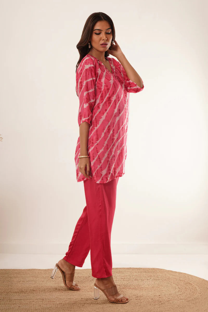 Dhaara Hand Mirror Work V-Neck Kurti Set - warehousetech13