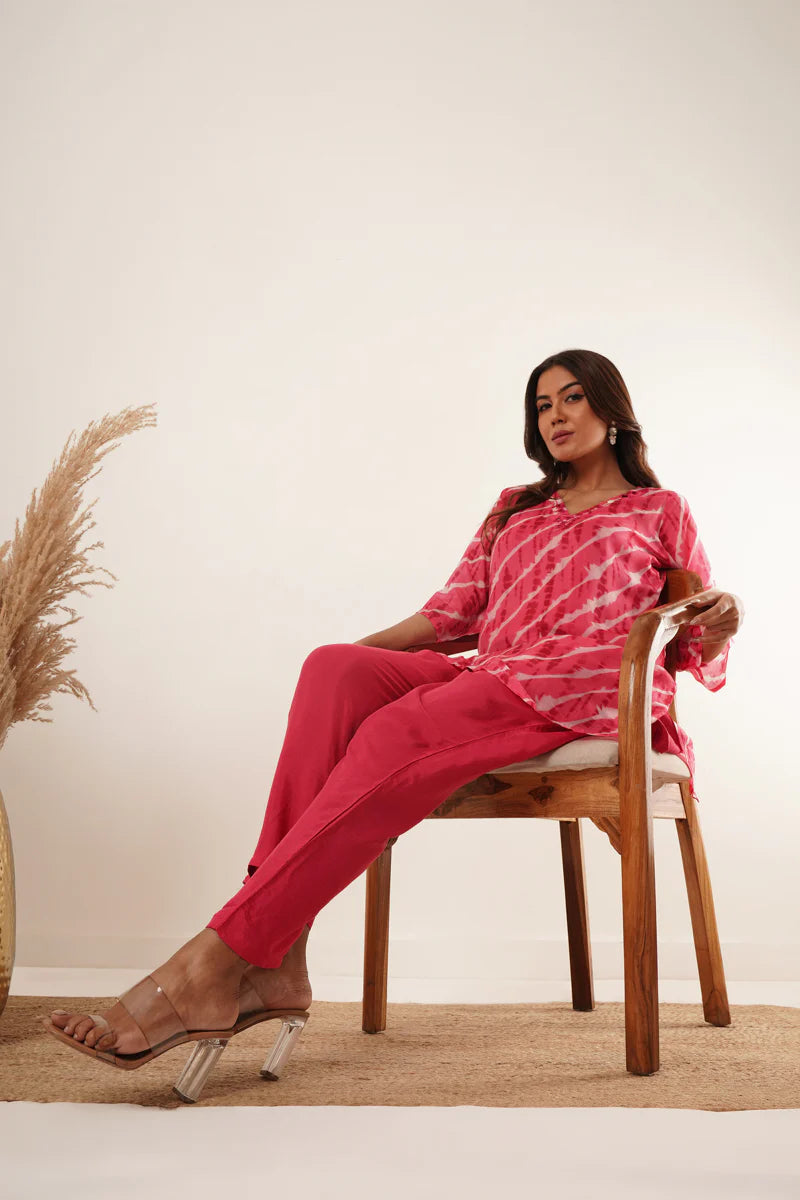 Dhaara Hand Mirror Work V-Neck Kurti Set - warehousetech13