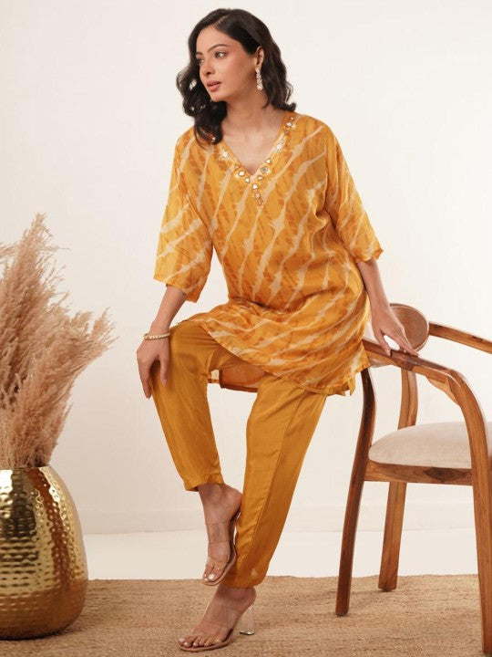 Dhaara Hand Mirror Work V-Neck Kurti Set - warehousetech13