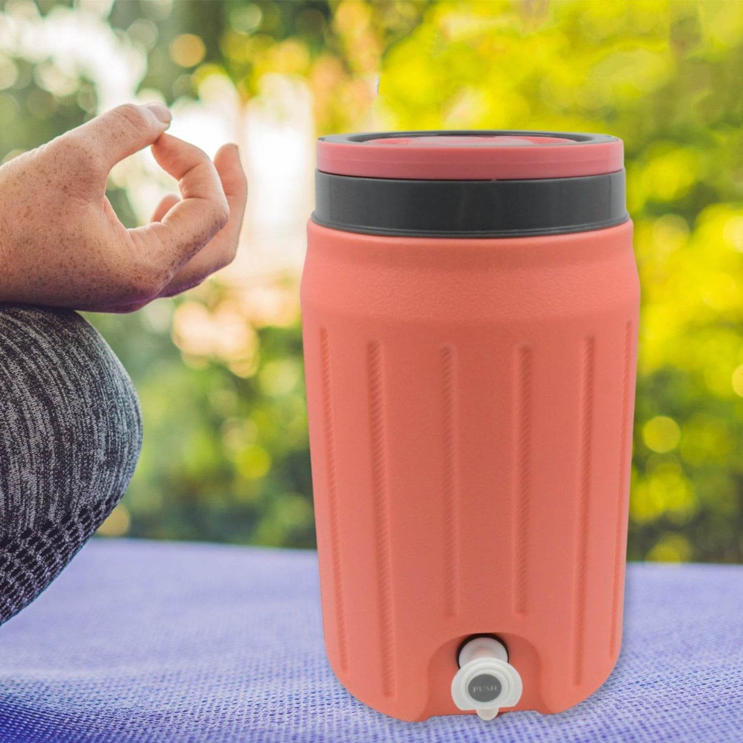 Insulated Plastic Water Rover Jug With A Sturdy Handle Water Jug - warehousetech13