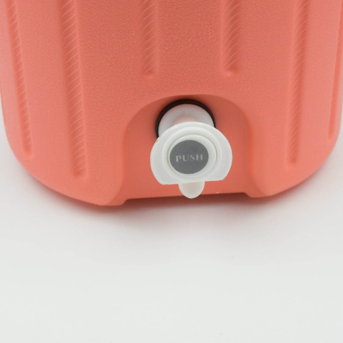 Insulated Plastic Water Rover Jug With A Sturdy Handle Water Jug - warehousetech13