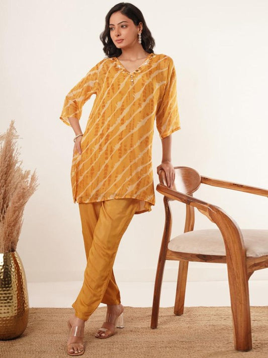 Dhaara Hand Mirror Work V-Neck Kurti Set