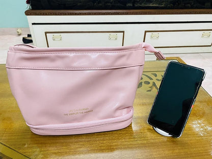 Large Capacity Cosmetic Travel Bag - warehousetech13