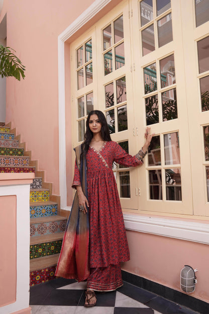 Elegant Inayat Red Chanderi Kurta and Dupatta Set