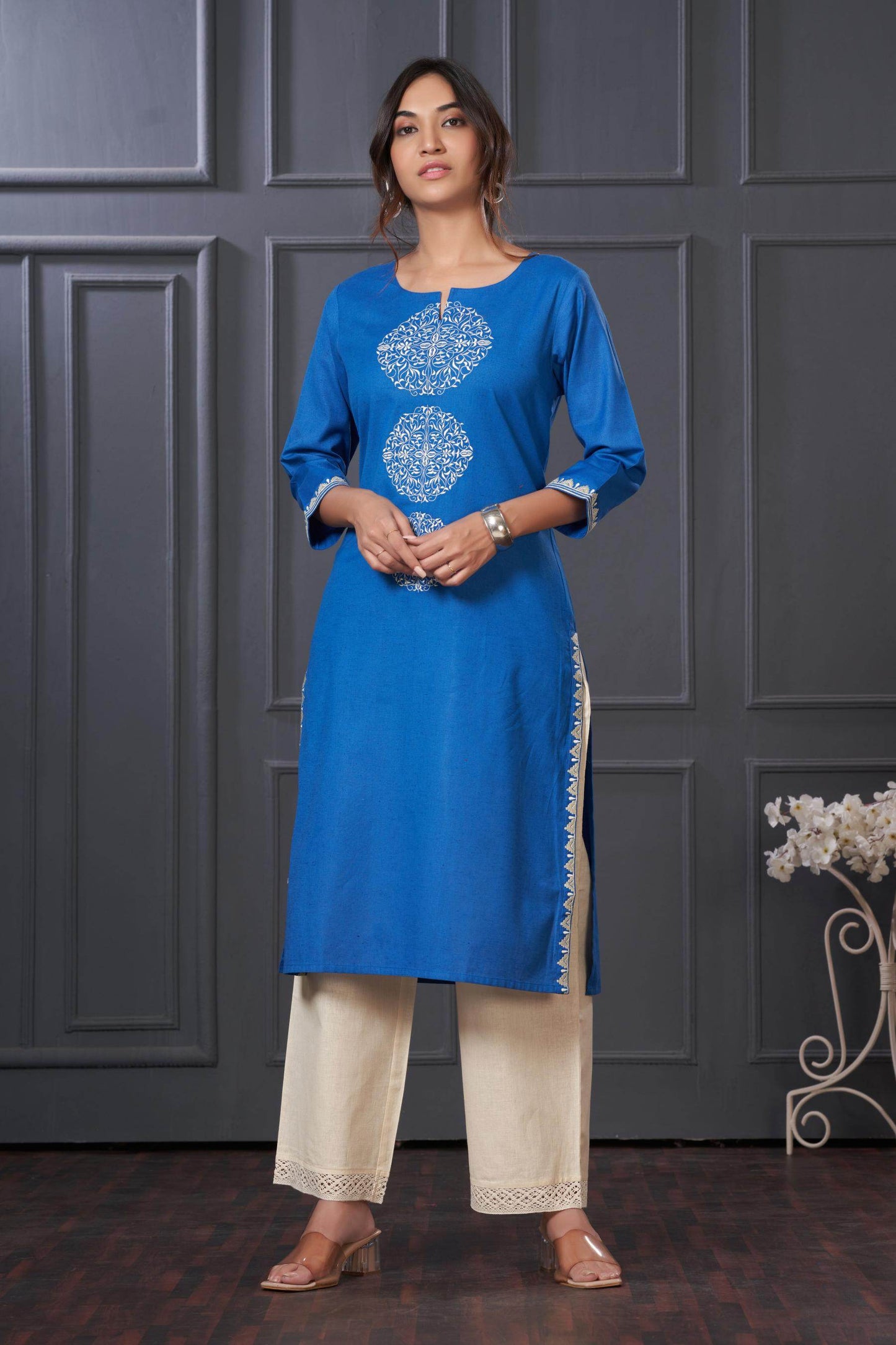 BulBul Hazel Green & Blue Embroidered Cotton Kurta Set – Comfortable, Stylish Ethnic Wear