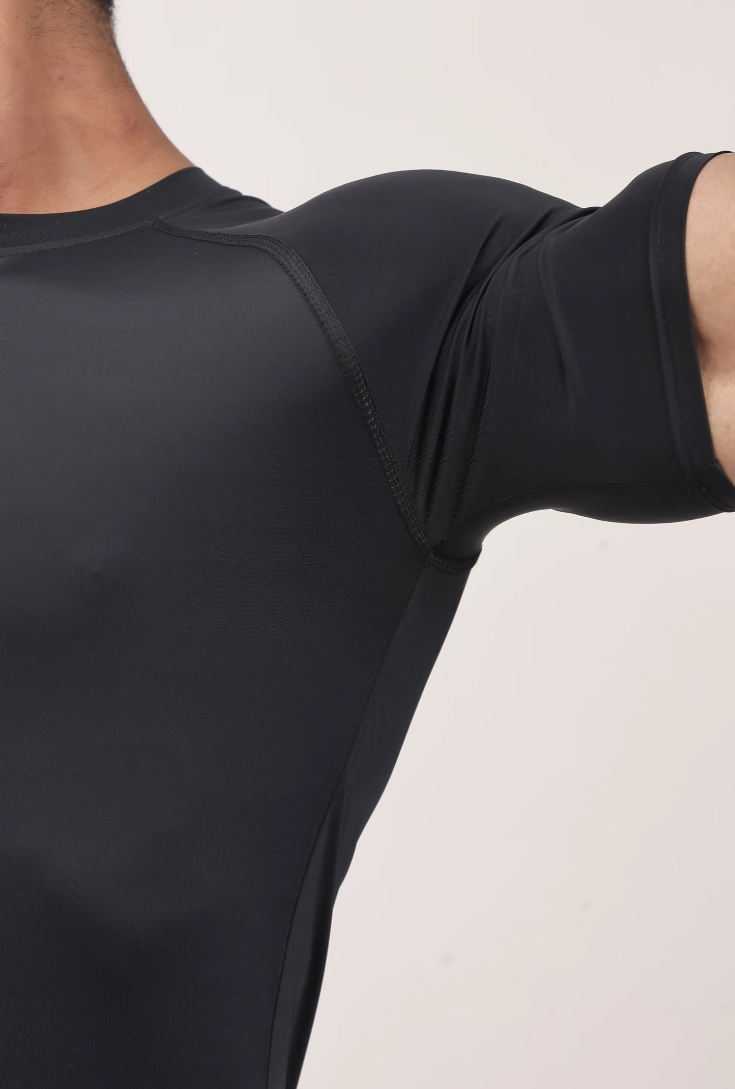 SHORT SLEEVE COMPRESSION