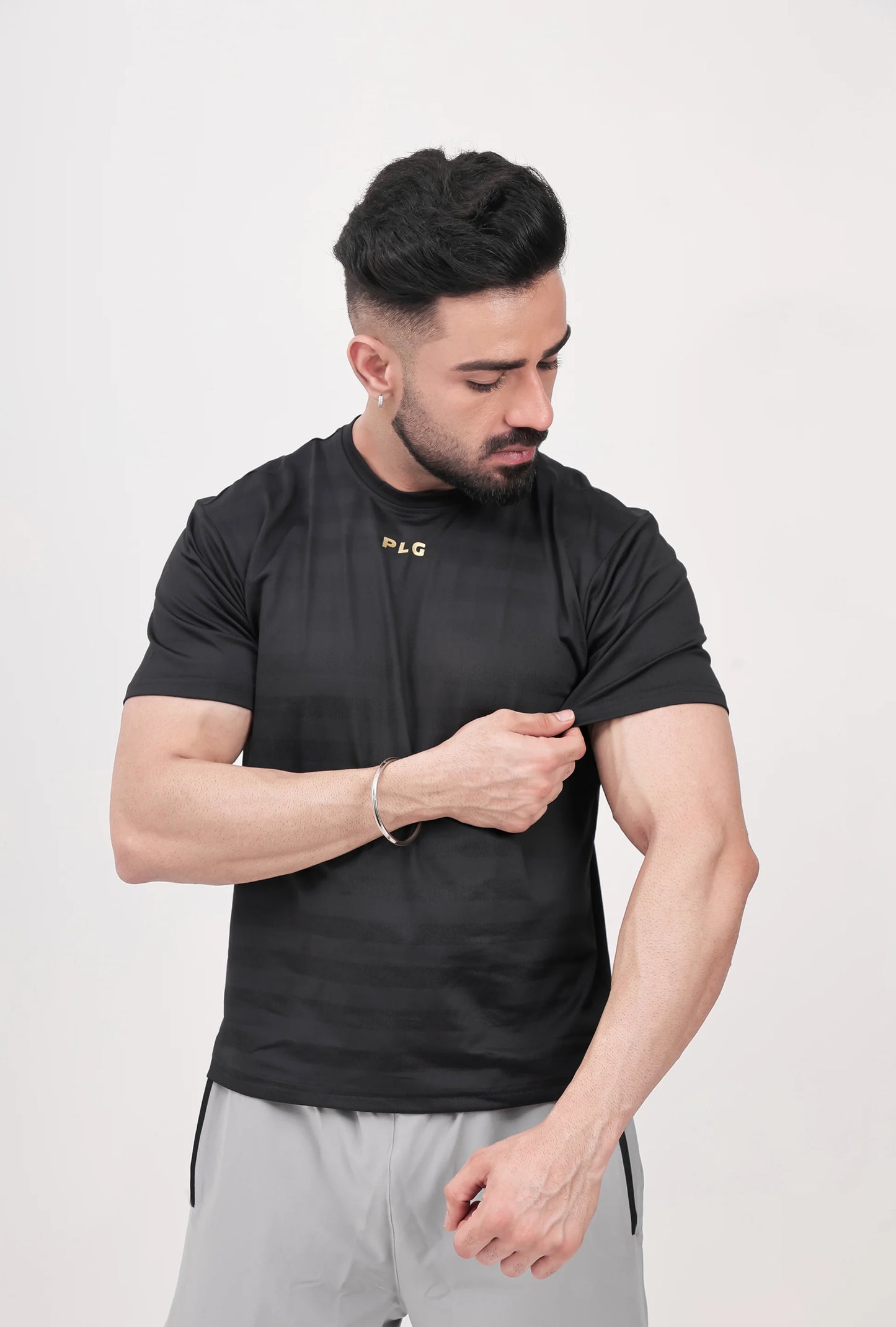 AIR FLOW BLACK -  lightweight, highly breathable activewear T‑shirts