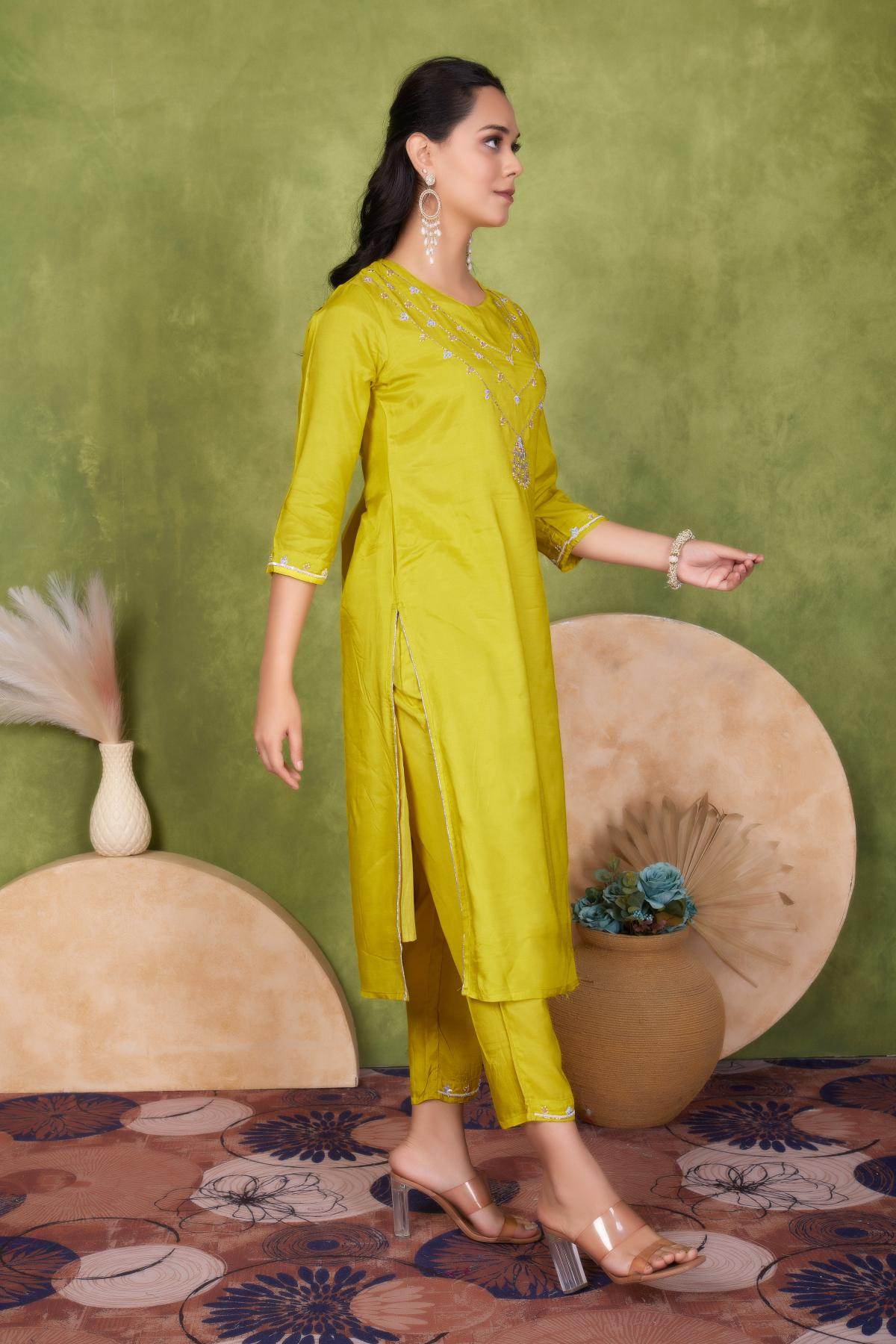 Roshni Muslin Yellow and Purple Kurta Set with Dupatta – Elegant Women’s Ethnic Wear Outfit