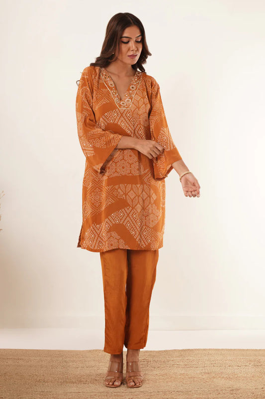 Dhaara Hand Mirror Work V-Neck Kurti Set