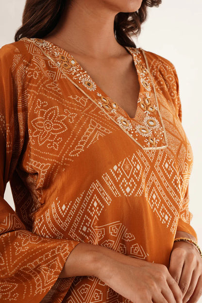 Dhaara Hand Mirror Work V-Neck Kurti Set - warehousetech13