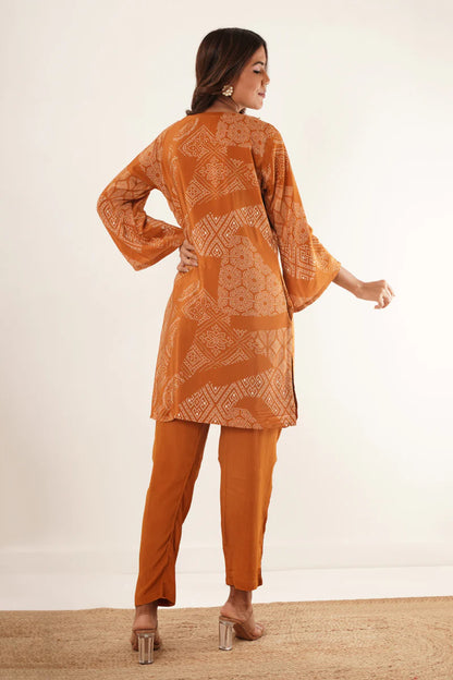 Dhaara Hand Mirror Work V-Neck Kurti Set - warehousetech13