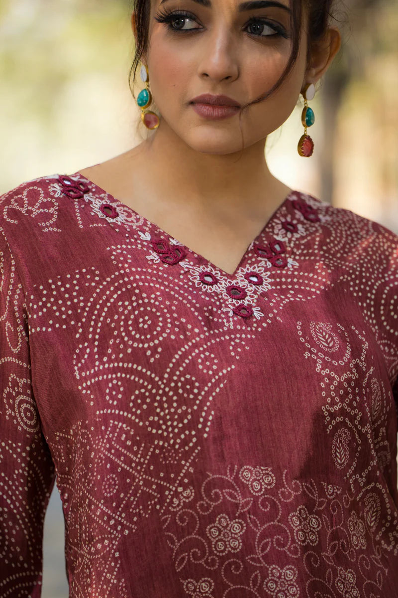 Dhaara Hand Mirror Work V-Neck Kurti Set - warehousetech13