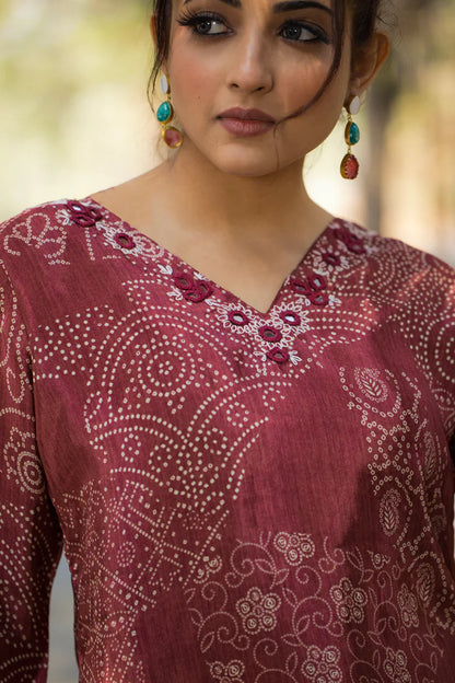 Dhaara Hand Mirror Work V-Neck Kurti Set - warehousetech13
