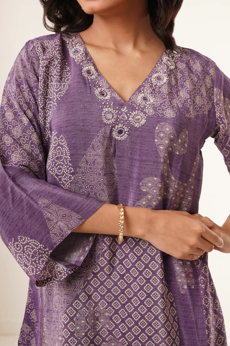 Dhaara Hand Mirror Work V-Neck Kurti Set - warehousetech13