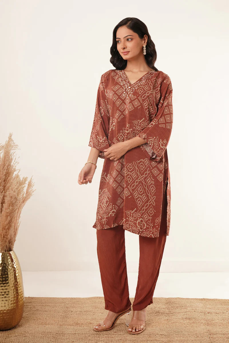 Dhaara Hand Mirror Work V-Neck Kurti Set - warehousetech13