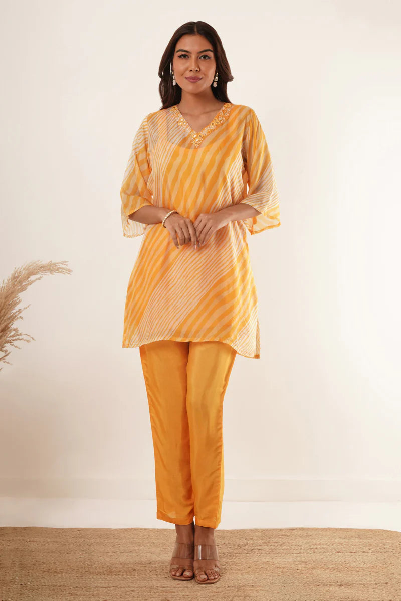 Dhaara Hand Mirror Work V-Neck Kurti Set - warehousetech13