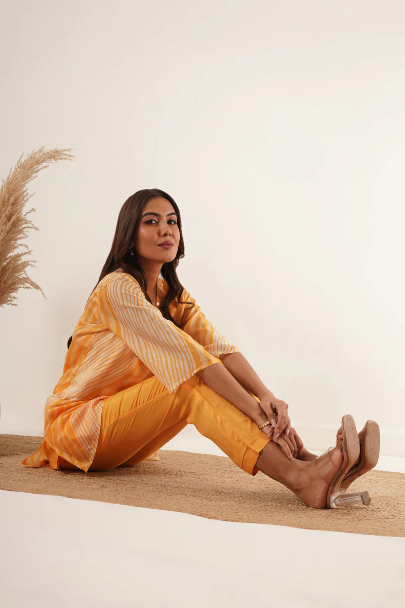 Dhaara Hand Mirror Work V-Neck Kurti Set - warehousetech13