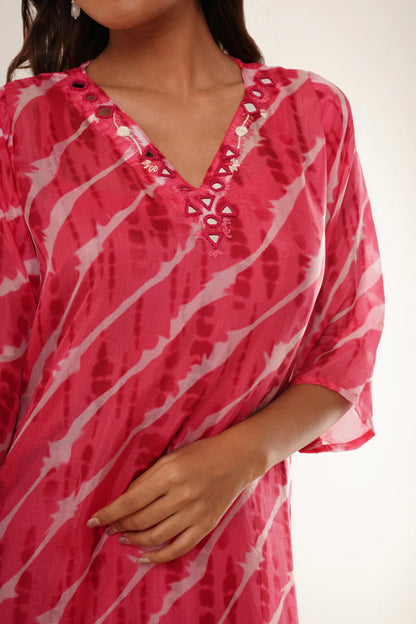 Dhaara Hand Mirror Work V-Neck Kurti Set - warehousetech13