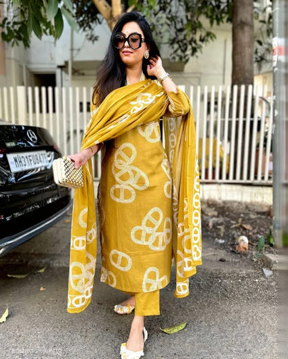 Yellow Printed Viscose Kurta Set with Pants & Dupatta