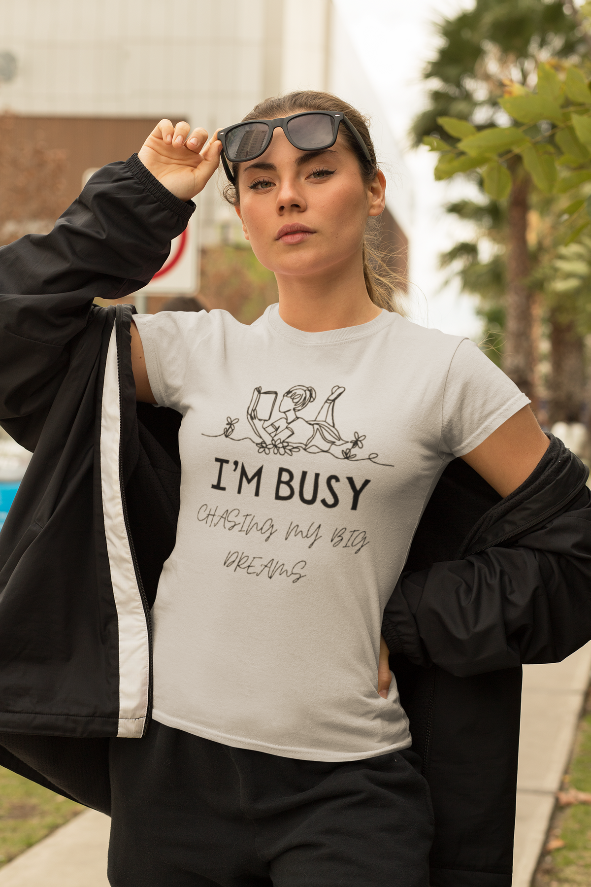 I'm Busy Chasing My Big Dreams Women's Graphic T-Shirt - Green